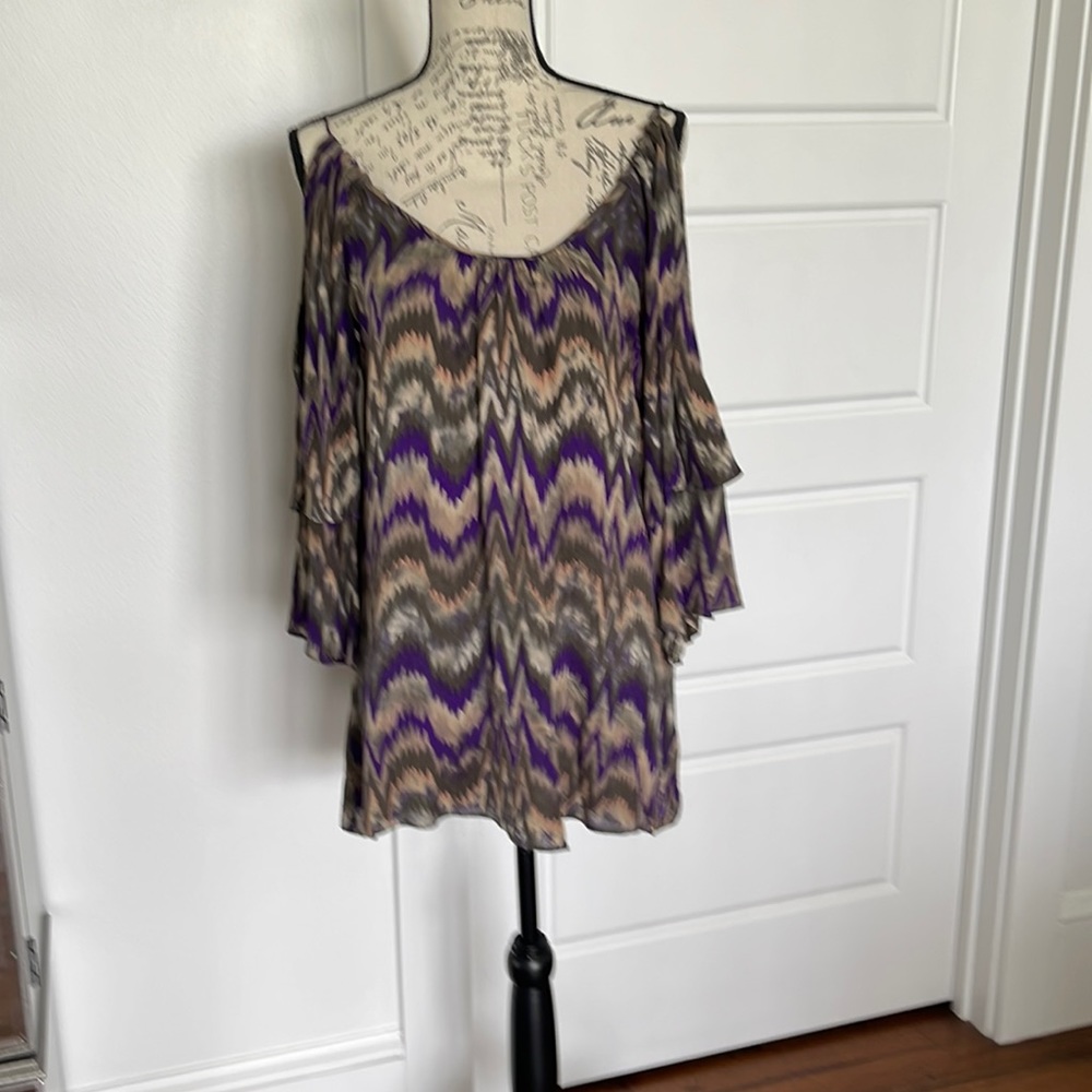 Parker cold shoulder tunic size small